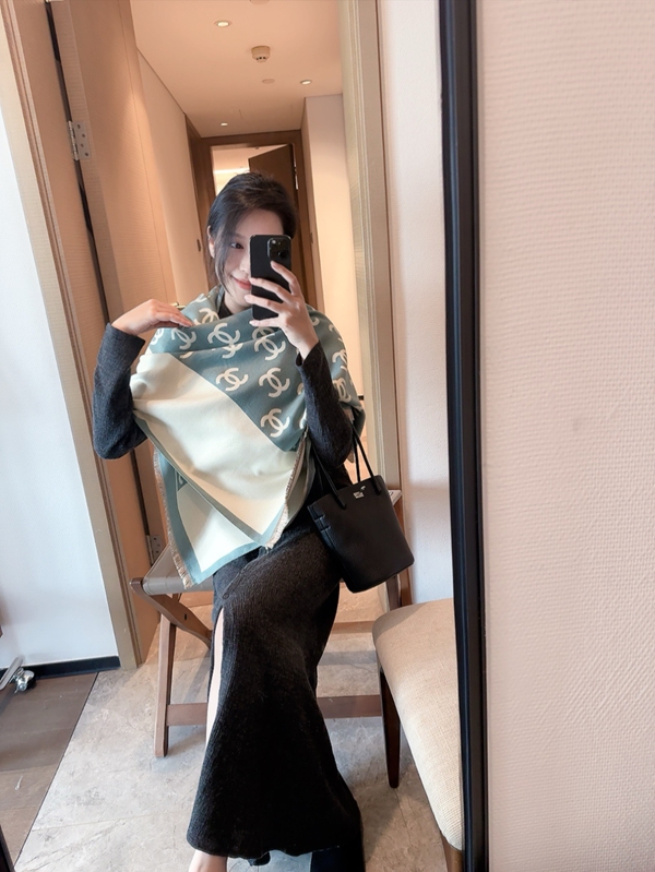 ブランドマフラー背面デザイン